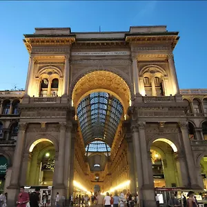 Gardone - Ampio Con 2 Da Letto - Comodo Per Duomo! , Milán Italia