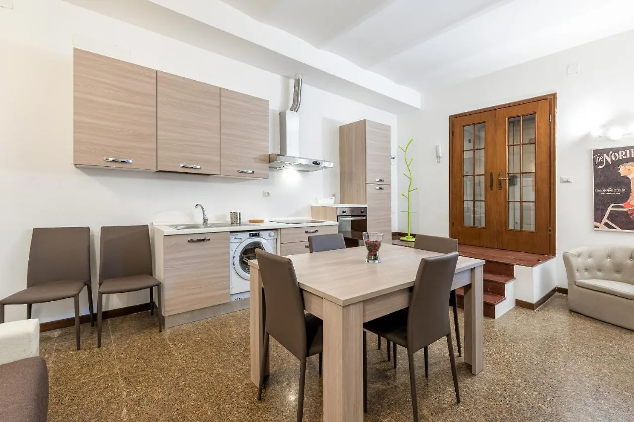 Tour De Rome Apartment Italy